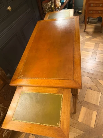 Louis XVI style flat-top desk — Very good condition