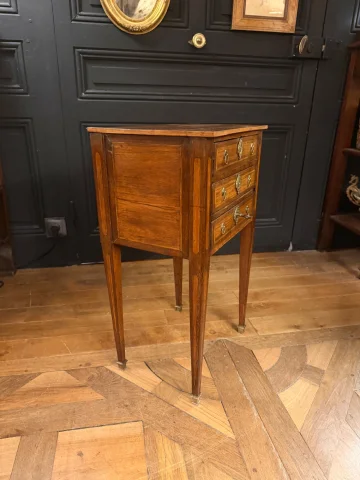 Chiffonnière-Tisch, Louis-XVI-Epoche — Sehr guter Zustand