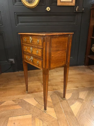 Chiffonnière-Tisch, Louis-XVI-Epoche — Sehr guter Zustand