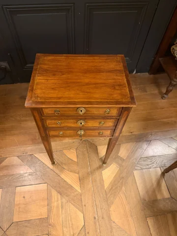 Chiffonnière-Tisch, Louis-XVI-Epoche — Sehr guter Zustand
