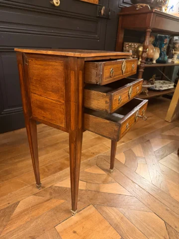 Chiffonnière-Tisch, Louis-XVI-Epoche — Sehr guter Zustand