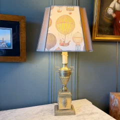 Cassolette-Lampe aus Bronze, Höhe 58,5 cm