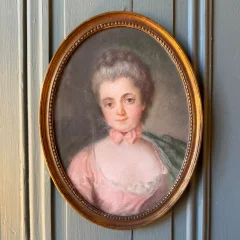 Small medallion portrait of a young girl, 18th century pastel