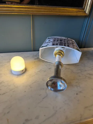 Kabellose Tischlampe, Höhe 34 cm — Sehr guter Zustand
