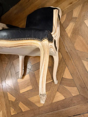 Fauteuil à la reine aus lackiertem Holz — Sehr guter Zustand