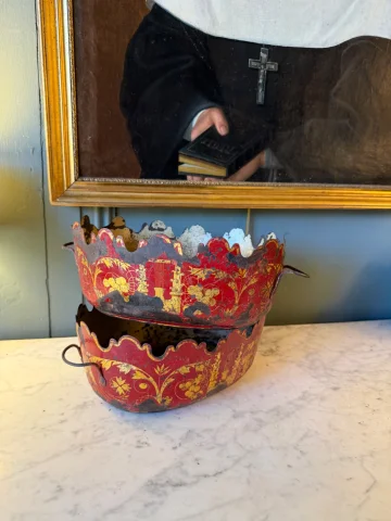 Par de enfriadores de botellas ovalados en hojalata pintada