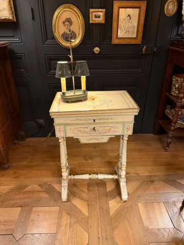 Nähkästchen Napoléon III aus lackiertem Holz — Guter Zustand
