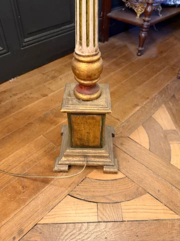 Lámpara de pie en madera pintada, Altura 170 cm — Muy buen estado