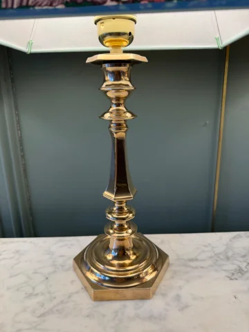 铜质台灯一对，高 46 cm — 状态极佳