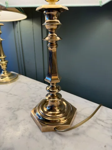 铜质台灯一对，高 46 cm — 状态极佳
