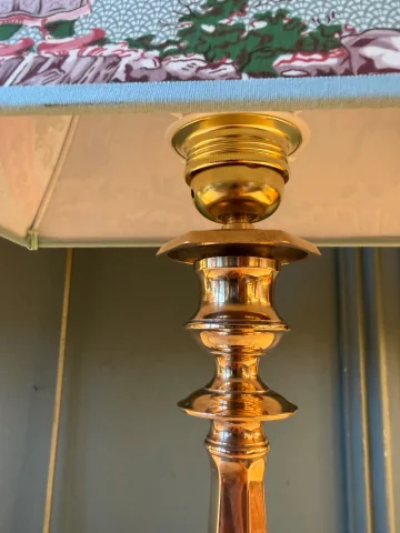 铜质台灯一对，高 46 cm — 状态极佳