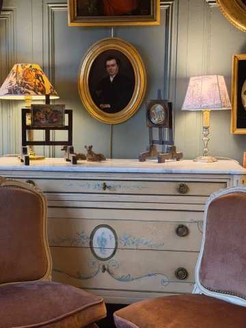 Portrait of an Elegant Gentleman, 19th Century — Very good condition
