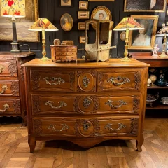 Louis XV ladekast in massief noten, 18e eeuw