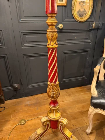 Tripod floor lamp in painted wood, Height 183 cm — Very good condition