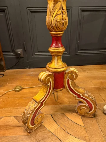 Tripod floor lamp in painted wood, Height 183 cm — Very good condition