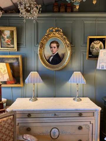 Portrait d'un jeune garçon par François-Gabriel Lépaulle, daté 1849

Retrato de un niño por François-Gabriel Lépaulle, fechado en 1849 — Muy buen estado