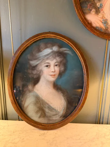 Portret van een jonge vrouw, pastel laat 18e eeuw, nr. 2 — Goede staat