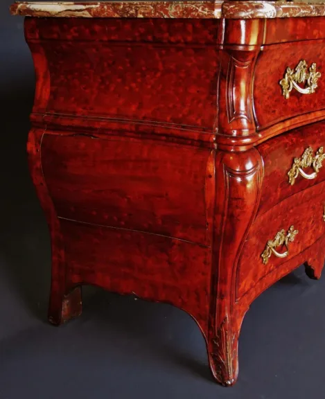 18th C FRENCH CHEST OF DRAWERS