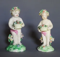 Amours en porcelaine, Angleterre XVIIIe siècle.