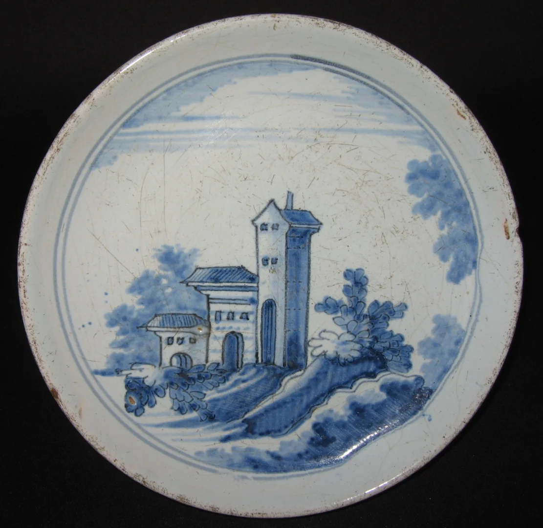 Assiette en faïence de Nevers XVIIe siècle