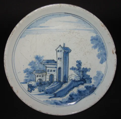 Assiette enfaïencede Nevers XVIIesiècle
