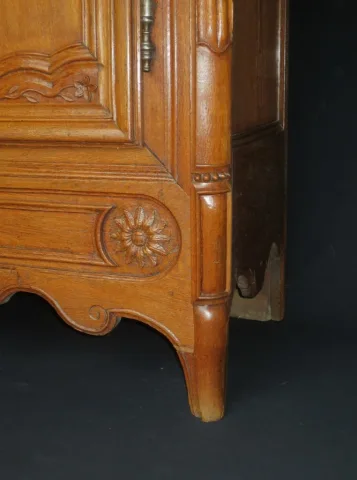 18th C FRENCH ARMOIRE