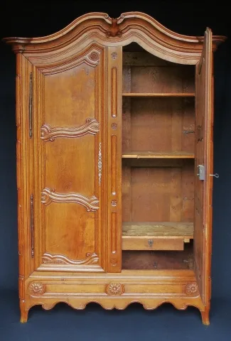 18th C FRENCH ARMOIRE
