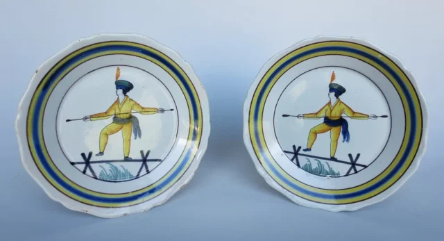 COPPIA DI NEVERS PIATTI DI FAIENZA