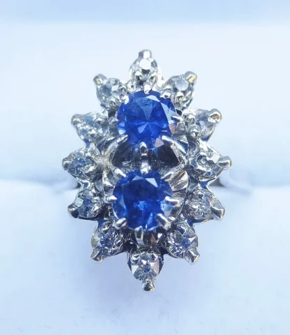 Saphirs et diamants.