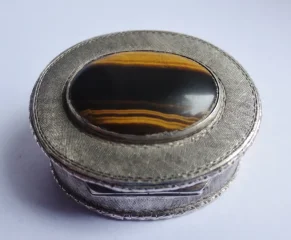 CAJA DE TABACO