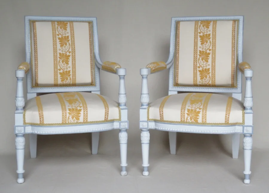 PAIR OF DIRECTOIRE PERIOD ARMCHAIRS.