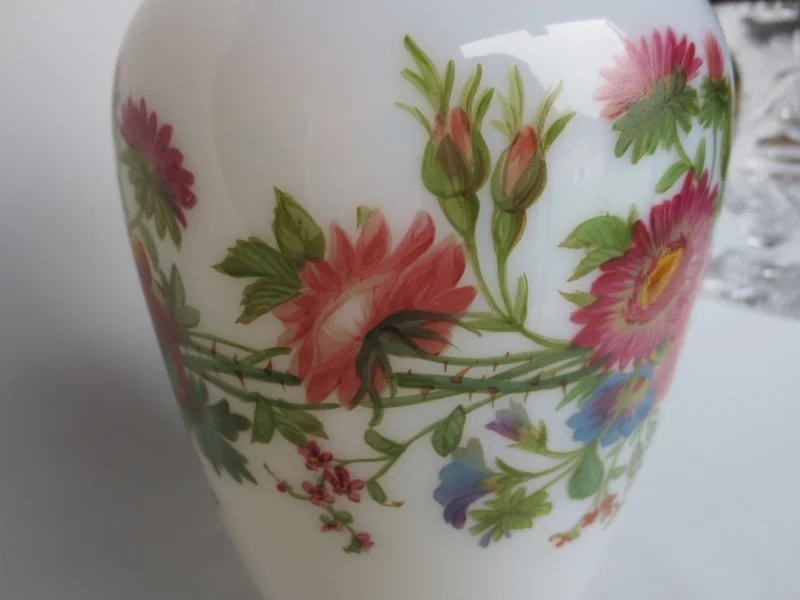 Vase en opaline d’époque Restauration.