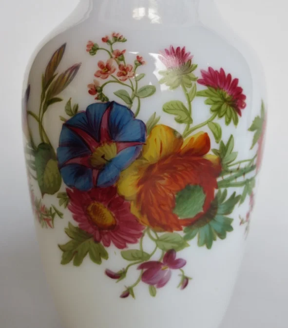 Vase en opaline d’époque Restauration.