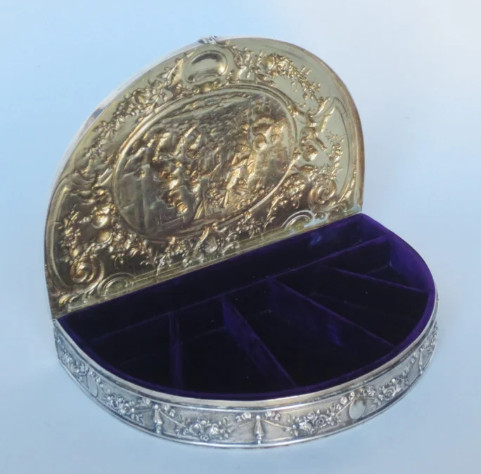 Boite à bijoux, Argent massif.