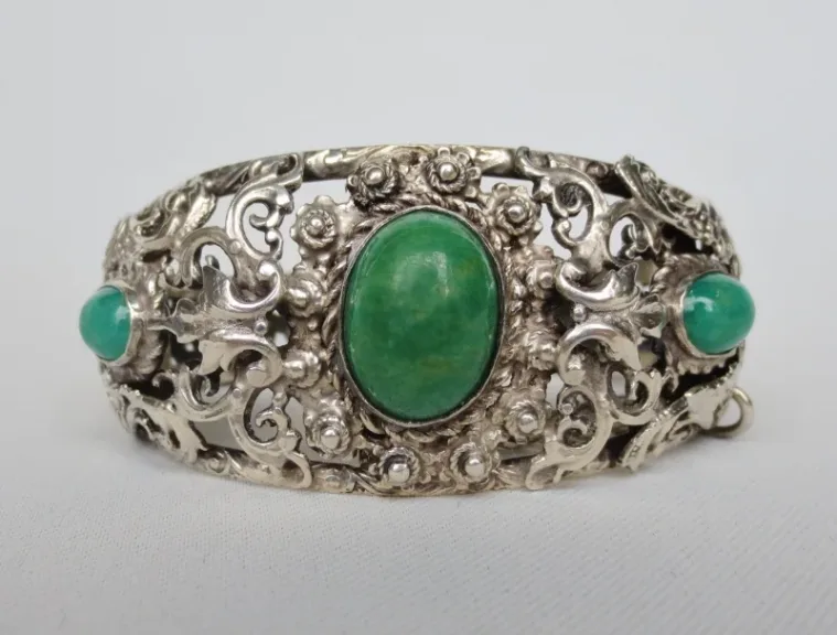 Bracelet en argent massif XIXe siècle.