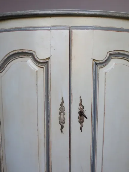LOUIS XV PERIOD УГЛОВЫЙ ШКАФ