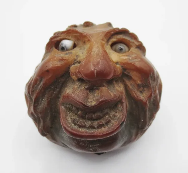 Marron d'Inde sculpté, XIXe siècle.