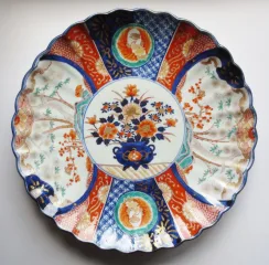 Plat Imari XIXe siècle.