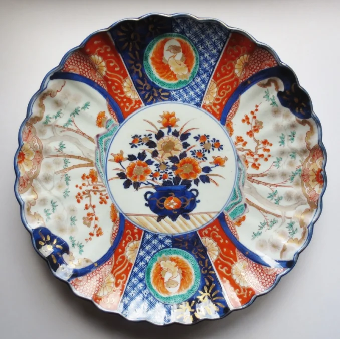 Plat Imari XIXe siècle.