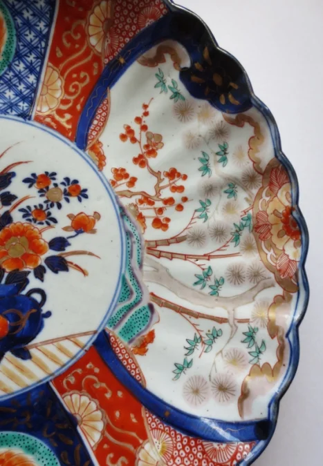 Plat Imari XIXe siècle.