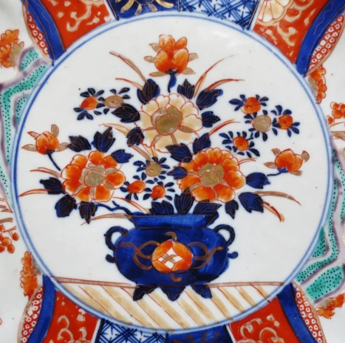 Plat Imari XIXe siècle.