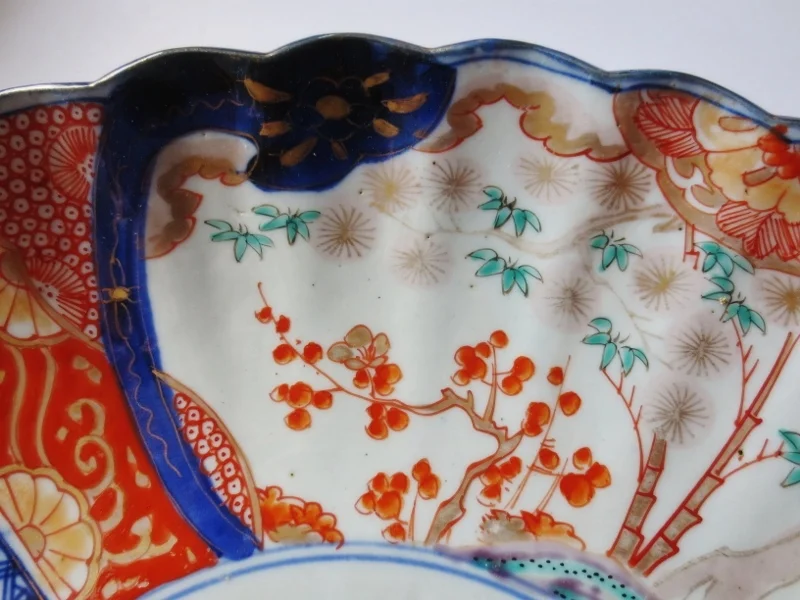 Plat Imari XIXe siècle.