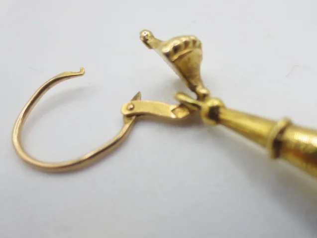 Boucles d'oreilles en or, Normandie XIXe siècle.