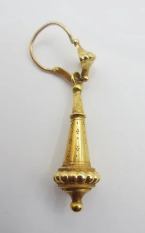 Boucles d'oreilles en or, Normandie XIXe siècle.