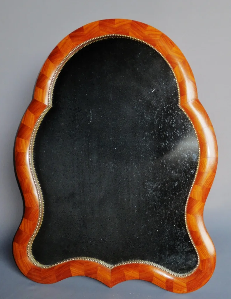 Miroir à poser en bois de rose.