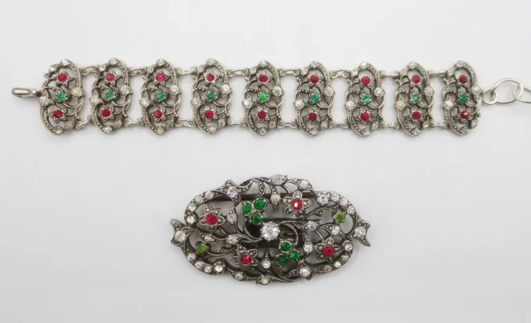 LATE 19th CENTURY JEWELLRY