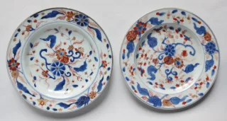 PAIR OF IMARI PLATES