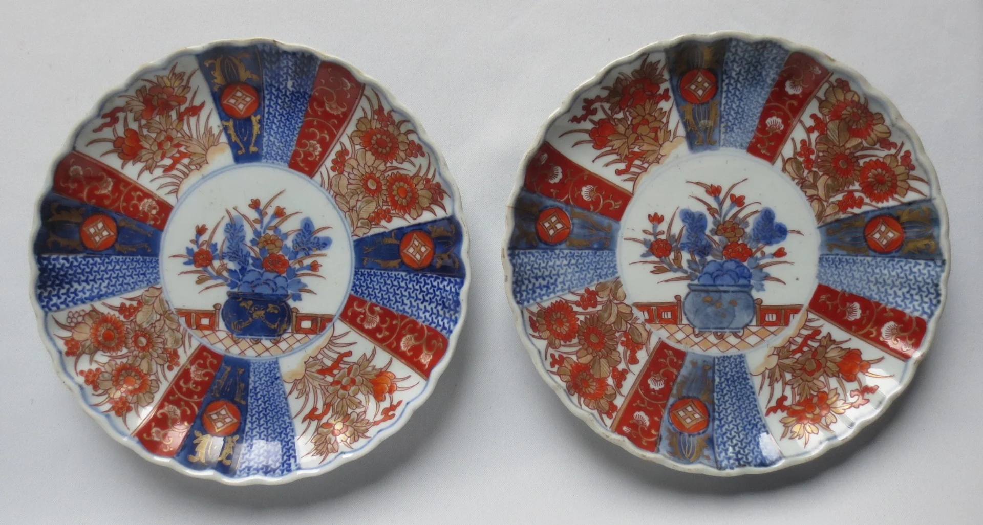 PAAR 19e-EEUWSE IMARI-PLATEN