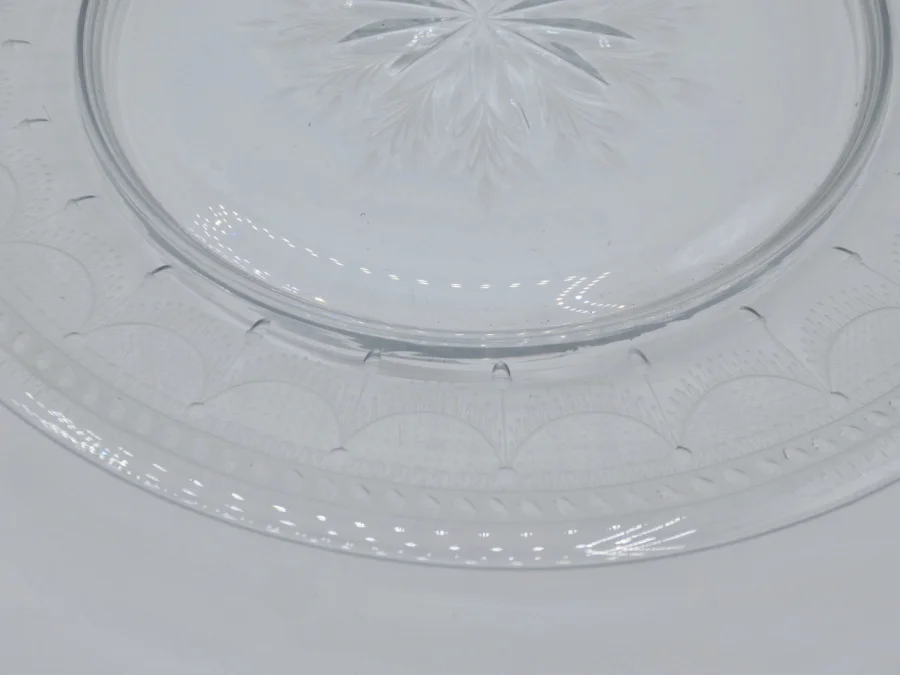 Assiettes, cristal gravés, XIXe siècle.