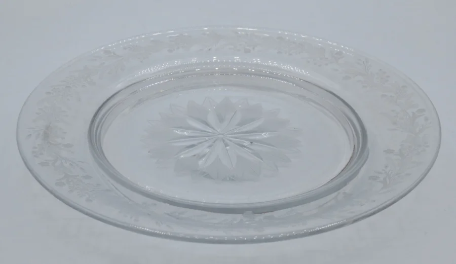 Assiettes, cristal gravés, XIXe siècle.